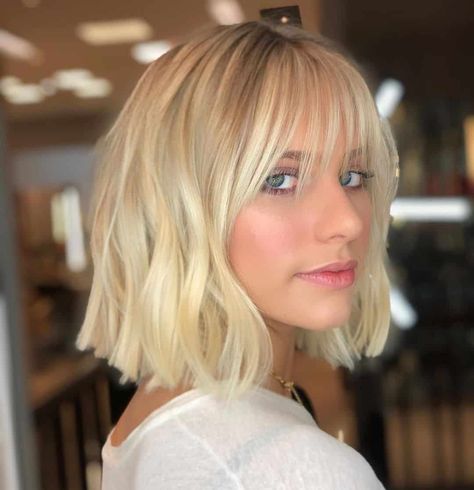 18 Trendy Blunt Bob with Bangs to Inspire Your Next Chop Pony Blond, Blonde Bob With Fringe, Icy Blonde Hair Color, Blonde Bob With Bangs, Bobbed Hairstyles With Fringe, Icy Blonde Hair, Hair 2022, Bob Hairstyles For Thick, Bob Hairstyles With Bangs