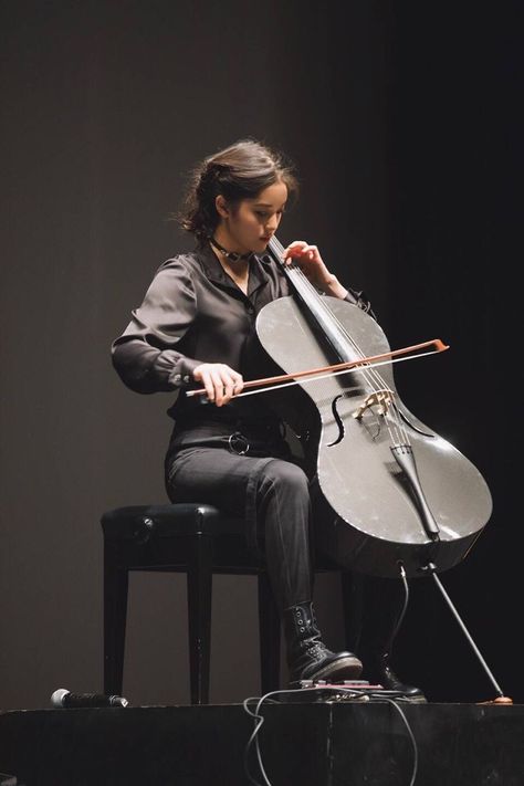 Cello Pose Reference, Cello Aesthetic, Black Cello, Passion Girl, Nana Ouyang, Musician Photography, Violin Players, Cello Music, Music Studio Room