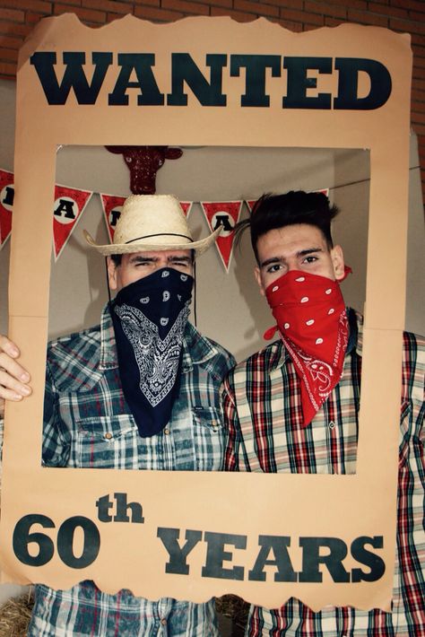 Country Photobooth, Cowboy Photobooth, Western Theme Party For Adults, Country Theme Party, Country Style Party, Wild West Party Theme, Cowboy Themed Party, Cowboy Party Decorations, Country Birthday Party