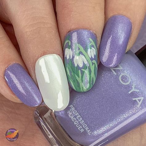 Batmango Nail Designs on Instagram: "@glamnailschallenge Snowdrop nails! I didn’t have any stamps that resembled snowdrops so I went freehand. Not super complex, but they turned out cute! Also I am o b s e s s e d with this Zoya 😍 Used in this mani: @zoyanailpolish Aster @chinaglazeofficial White on White @hellomaniology Rustle, Pasture (use discount code BATMANGO)" Morning Glory Nails, Snow Drop Nails, Snowdrop Nail Art, Bluebell Nails, Snowdrop Nails, Complex Nail Art, Easter Nail Art Designs, Easter Nail, Lilac Nails