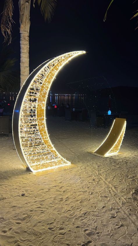 Outdoor Decorations Ideas, Ideas Terraza, Christmas Booth, Event Entrance, Selfie Wall, Entrance Gates Design, Church Stage Design, Tent Design, Door Gate Design