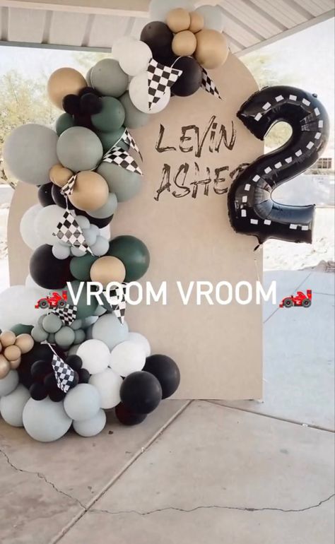 Two Fast Birthday Balloon Garland, Fast One Balloon Garland, Two Fast Table Decor, Two Fast Party Backdrop, Two Fast Birthday Balloons, Checkered Balloon Garland, 2 Fast Birthday Party Boy, Car Balloon Decorations, First Birthday Boy Race Car Theme