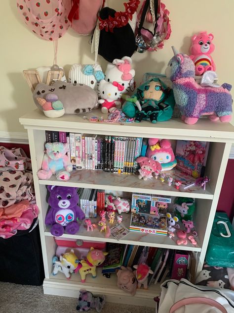 Plushie Shelf Ideas, Plushie Shelf, Plushie Display, Aesthetic Shelves, Shelves Bedroom, Otaku Room, My Camera Roll, Anime Room, Room Goals