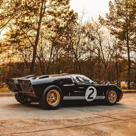 Ford GT40 Roadster Car, Gt 40, Ford Mustang Car, Pimped Out Cars, Classic Racing Cars, Ford Gt40, Vintage Race Car, Mustang Cars, Classy Cars