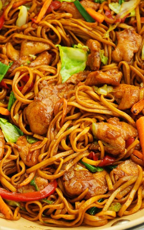 Chow Maine Recipes, Suppli Recipe, Chicken Chow Mein Recipe Easy, Interesting Meals, Chicken Chow Mein Recipe, Chinese Noodle Recipes, Stir Fry Sauce Easy, Fried Noodles Recipe, Easy Chicken Stir Fry