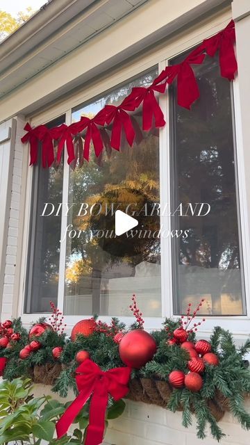 Christmas Bows On Windows, Window Garland, Exterior Windows, Bow Garland, Christmas Window Decorations, Diy Garland, Christmas Porch, Christmas Window, Diy Bow