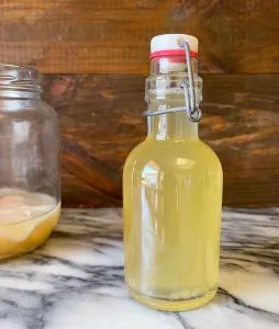 How to Make Delectable Vinegar With Leftover Wine - Zero-Waste Chef Pineapple Vinegar, Grape Vinegar, How To Make Vinegar, Kombucha Scoby, Leftover Wine, Homemade French Fries, Mexican Drinks, Fermentation Recipes, Homemade Wine