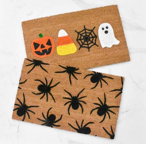 Our Halloween welcome mat is the perfect way to create a cute and charming autumn entryway. Decorate your front porch with this cute fall doormat! Front door mats make perfect wedding, housewarming, and birthday gifts! Custom orders available. Handmade in Tupelo, Mississippi. Halloween Rugs Ideas, Diy Halloween Mat, Fall Diy Doormat, Painting Door Mats Diy, Diy Fall Doormat, Fall Door Mats Diy, Fall Doormat Ideas, Doormat Painting, Door Matts