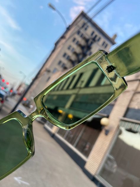 Green Downtown Aesthetic, Sunglasses Product Shoot, Green Glasses Aesthetic, Sunglasses Aesthetic Photography, Green Sunglasses Aesthetic, Optician Marketing, Sunglass Photoshoot, Creative Sunglasses, Aesthetic Sunglasses