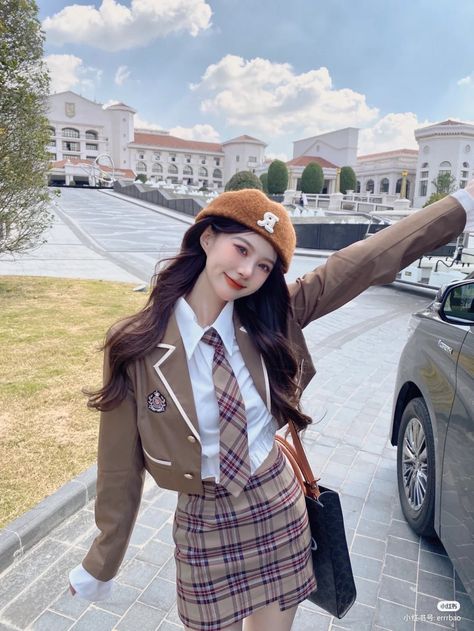 Ulzzang Girl Sekolah, Ulzzang Girl School, Ulzzang School, Korean Photoshoot, High School Fashion, Fitness Fashion Outfits, Korean School, Body Outfit, Student Girl