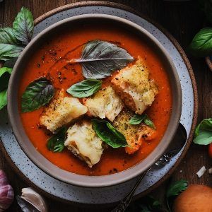 Better Than Campbell’s Tomato Soup | My Casual Homestead Family Soup, Easy Tomato Soup Recipe, Grilled Cheese Croutons, Cheese Croutons, Tomato Soup Easy, Fluffy Dinner Rolls, Dinner Family, Sandwich Ingredients, Dinner Rolls Recipe