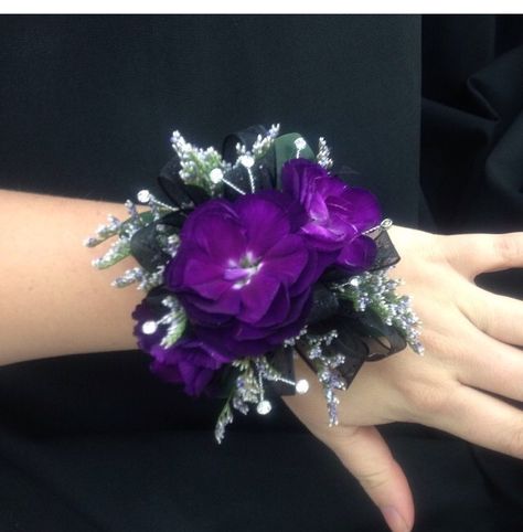 Purple Corsage Purple Flower Corsage, Purple Prom Jewelry, Purple And Black Corsage, Dark Purple Corsage And Boutonniere, Purple And Gold Corsage, Dark Corsage, Corsage Purple, Dark Purple Prom Couple, Dark Purple Corsage