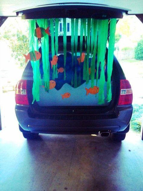 Under the sea trunk or treat Halloween Car Decorations, Church Trunk, Trunker Treat Ideas, Church Halloween, Trunk Or Treat Ideas, Dulces Halloween, Harvest Party, Treat Ideas, Trunk Or Treat