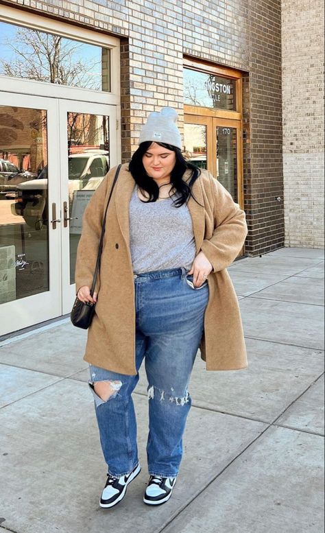 Nike Dunk Outfit Plus Size, Dunks Outfit Plus Size, Plus Size Jeans Outfit Fall, Panda Dunks Outfit Plus Size, Plus Size Neutral Outfit, Plus Size Baggy Jeans Outfit, Baggy Jeans Outfit Plus Size, White Sneakers Outfit Winter, Simple Winter Outfit Ideas