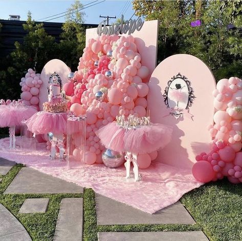 Compleanno Ballerina in Giardino Princess Ballerina Party, Ballerina Party Decorations, Baby Gender Reveal Party Decorations, Ballerina Baby Showers, Birthday Party Table Decorations, Barbie Theme Party, Ballet Birthday, Ballerina Birthday Parties, Barbie Birthday Party