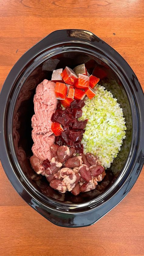 kaylakowalskinutrition_ on Instagram: Healthy crockpot dog food 🥘🐕 🦃 Ground Turkey 🥦 Broccoli 🤍 Cauliflower 🫀 Chicken Hearts 🐄 Beef Liver 🍣 Sockeye Salmon + 🦴 Bone Meal Powder… Broccoli Cauliflower Chicken, Crockpot Dog Food Recipes Vet Approved, Ground Turkey Broccoli, Crockpot Dog Food, Ground Turkey Crockpot Recipes, Turkey Broccoli, Chicken Hearts, Turkey Breast Crockpot, Turkey Crockpot Recipes