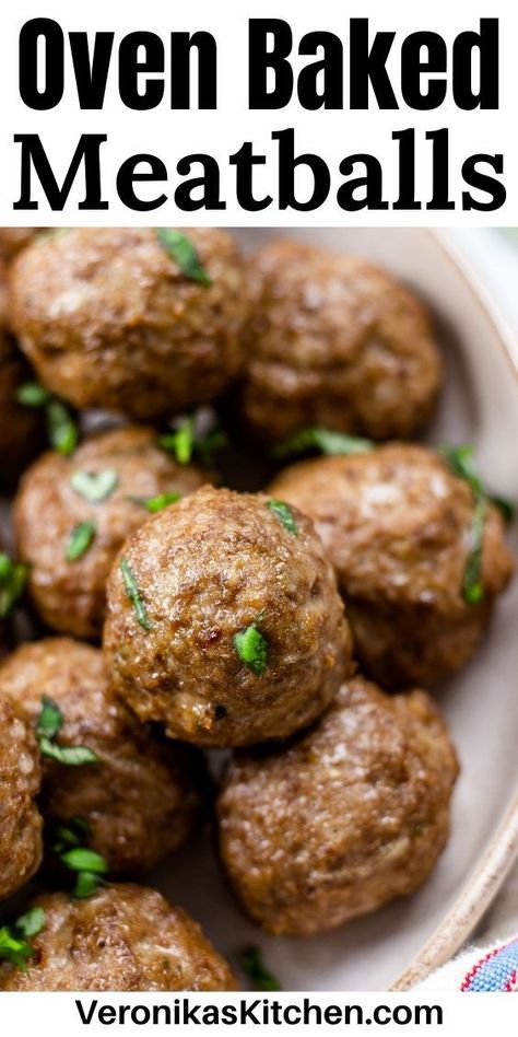 Baked meatballs, topped with chopped parsley, in a bowl. Recipe Meatballs, Bowl Of Spaghetti, Italian Nonna, Oven Baked Meatballs, Baked Meatballs, Homemade Marinara Sauce, Tender Meatballs, How To Make Meatballs, Tasty Meatballs