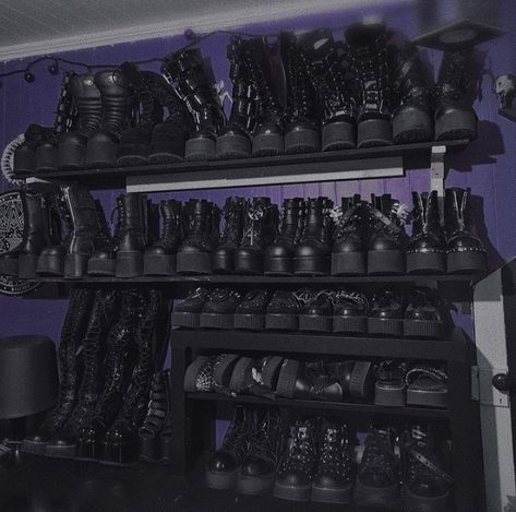 Gothic Bedroom Ideas, Emo Room, Alt Shoes, Gothic Decor Bedroom, Goth Bedroom, Goth Shoes, Gothic Boots, Demonia Shoes, Gothic Shoes