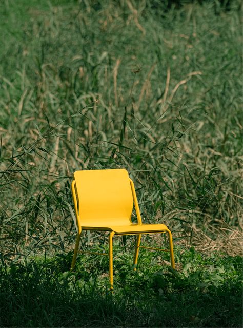 Sandwich Chair on Behance Ebook Template Design, Chair Photography, Mirror Inspiration, Yellow Chair, Iconic Chairs, Ecommerce Design, Art Chair, Plywood Furniture, Photo Projects