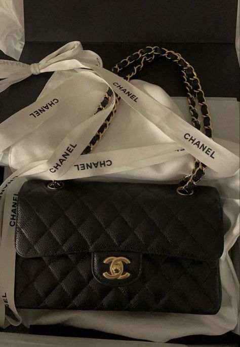 Gucci Art, Chanel Lover, Purse Luxury, Luxury Backpack, Dream Bags, Luxury Bags Collection, Chanel Flap Bag, Classic Flap Bag, Girly Bags