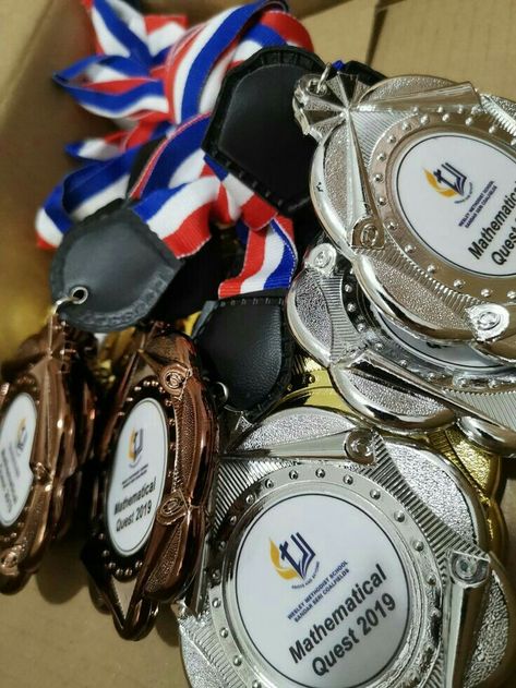 School Medals Aesthetic, Athletic Validation, School Trophy, Tamasha Movie, Academic Awards, Trophy Display, Speech And Debate, School Awards, Award Display