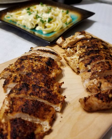 Blackened Chicken Blackened Chicken Fettuccine Alfredo, Blackened Chicken Alfredo Pasta, Blackened Chicken Fettuccine, Blackened Chicken Pasta, Blackened Chicken Alfredo, Blackened Chicken Recipe, Chicken Caesar Wrap, Black Chicken, Chicken Rub