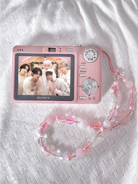 #txt #tommorowxtogether Txt Valentines Day, Txt Pink Aesthetic, Pink Music Aesthetic, Pink Kpop Aesthetic, Pink Txt, Photocard Aesthetic, Txt Core, Kpop Core, Txt Aesthetic