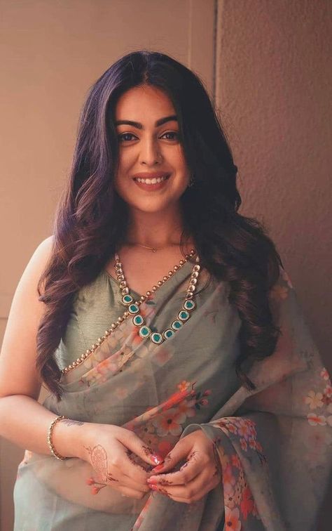 Shafaq Naaz, Ramadhan Mubarak, Fan Club, Statement Necklace, Saree, Fan, On Instagram, Beauty, Instagram