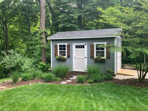 She Shed Landscaping, Shed Landscaping Ideas, Shed Exterior Ideas, Guest House Shed, She Shed Ideas, Sheds Ideas Backyard, Portable Building, Shed Landscaping, Shed Makeover