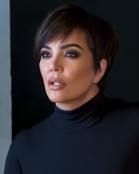 Kris Jenner Makeup, Kris Jenner Haircut, Kris Jenner Hair, Mother Of Bride Makeup, Jenner Hair, Jenner Makeup, Shaggy Short Hair, Long Pixie Cuts, Pixie Haircut For Thick Hair