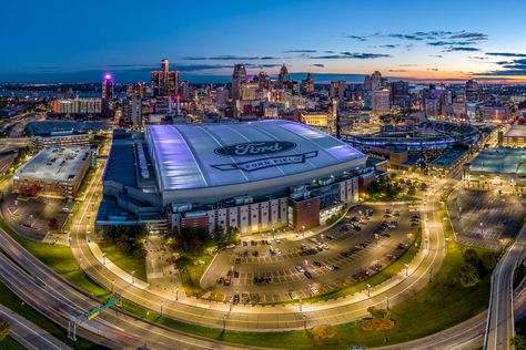 Interesting Composition, Detroit Skyline, Ford Field, Nfl Stadiums, Entertainment District, Football Stadiums, Motor City, Blue Hour, Detroit Tigers