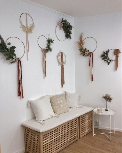 Salon Waiting Area Seating, Salon Waiting Area Ideas Small Spaces, Waiting Area Decor, Salon Waiting Area Ideas, Spa Waiting Area, Rustic Mood Board, Salon Waiting Area, Small Hair Salon, Spa Space