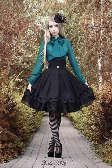 Steampunk Women, Harajuku Girls, Mori Girl, Steampunk Fashion, Yohji Yamamoto, Harajuku Fashion, Gothic Lolita, Lolita Dress, Mode Vintage