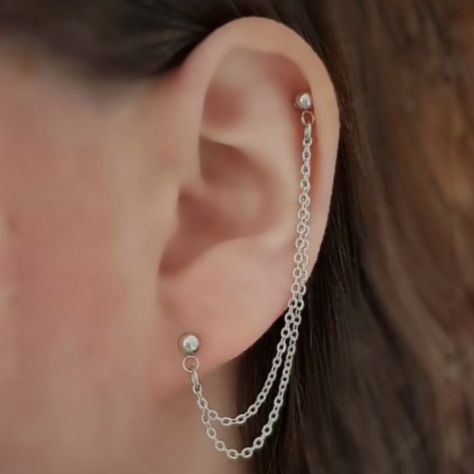 Earrings Double Piercing, Dainty Earrings Studs, Double Ear Piercing, Cartilage Helix Piercing, Jewlery Earrings, Sterling Silver Star Earrings, Ear Peircings, Ear Cuff Chain, Double Ear Piercings