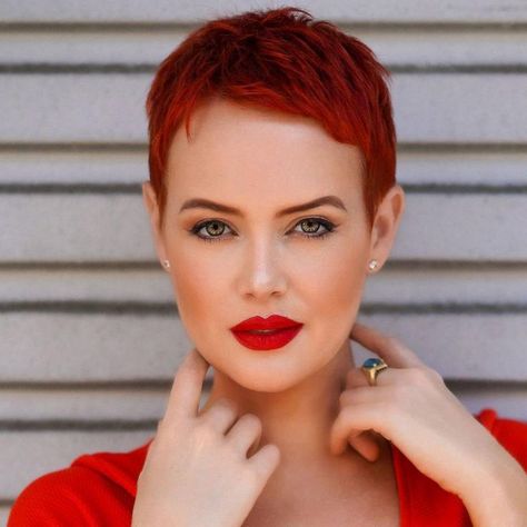 Red Hair Pixie Cut, Pixie Haircut For Women, Red Pixie Haircut, Haircut For Women, Red Pixie, Short Red Hair, Very Short Haircuts, Super Short Hair, Edgy Short Hair