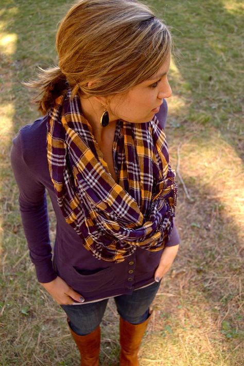 fall Purple Sweater Outfit, Cardigan Jeans, Fall Purple, Weather Outfits, Vegas Outfit, Sweater Outfit, Legging Outfits, Wardrobe Update, Trendy Clothes