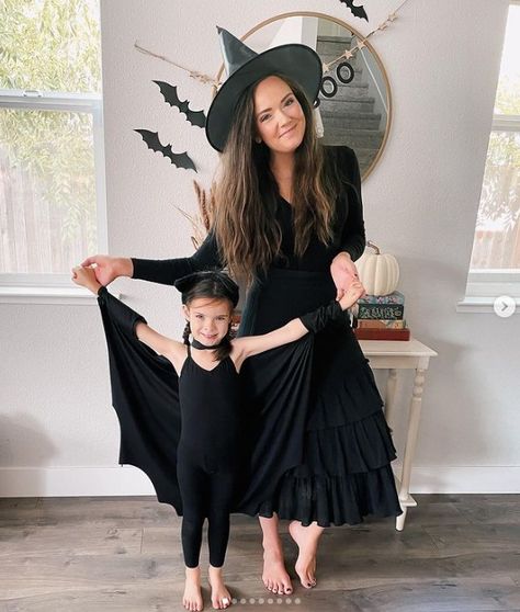 HALLOWEEN FAMILY COSTUME IDEAS - Katie Did What Bat And Vampire Family Costume, Vampire And Bat Family Costume, Witch Family Costumes, Family Witch Costume Ideas, Family Costume Ideas, Crunchy Leaves, Bat Costume, Goth Baby, Witch Costumes