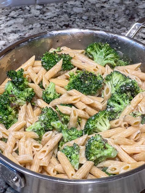 Buffalo Dietitian, Broccoli Mac And Cheese, Chicken Broccoli Cheese, Meatless Meal, Kitchen Staples, Protein Pasta, Chickpea Pasta, Protein Meals, Mac Cheese