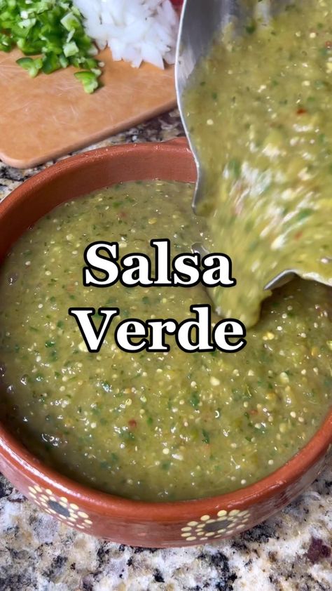 Chile Verde Salsa, The Elite, Sweet Salsa, Salsa Verde Recipe, Home Canning Recipes, Salsa Recipes, Healthier Food, Tex Mex Recipes, Healthy Food Options