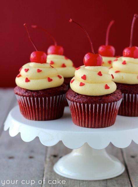 Red Velvet Cake Batter Cupcakes - Your Cup of Cake Cake Batter Cupcakes, Bolo Red Velvet, Valentine Day Cupcakes, Valentines Day Desserts, Velvet Cupcakes, Red Velvet Cupcakes, Crispy Treats, Snacks Für Party, Cake With Cream Cheese