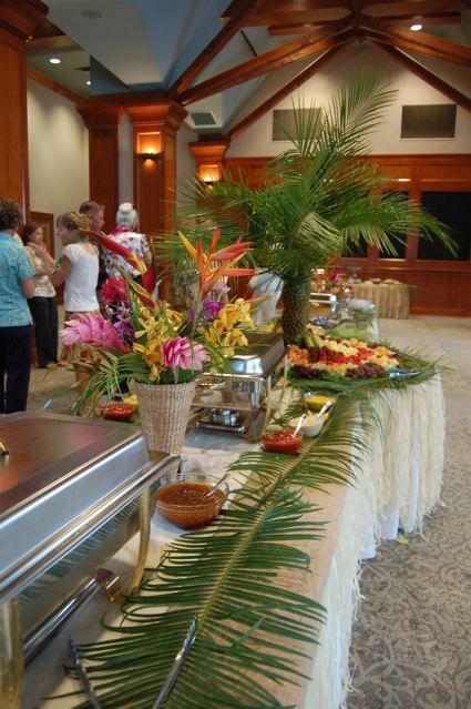 Hawaiian Buffet Table Food Displays, Hawaiian Theme Buffet Table, Hawaiian Centerpiece, Tropical Theme Snack Table, Cuban Party Theme, Hawaii 5-0 50th Birthday Party, Hawaiian Centerpieces, Havana Theme Party, Tropical Tablescape