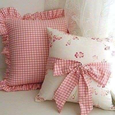 Diy Crafts To Sell On Etsy, Handmade Sofa, Colorful Room Decor, Designer Bed Sheets, Pillow Cases Diy, Pillows Decorative Diy, Diy Pillow Covers, Pillow Crafts, Sofa Cushion Cover