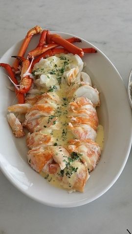 CRAYFISH for CHRISTMAS • Lauraine Jacobs Crayfish Recipes, Rock Lobster, Christmas Favorites, Chicago Restaurants, Mint Leaves, Trifle, In The Flesh, Perfect Food, International Recipes