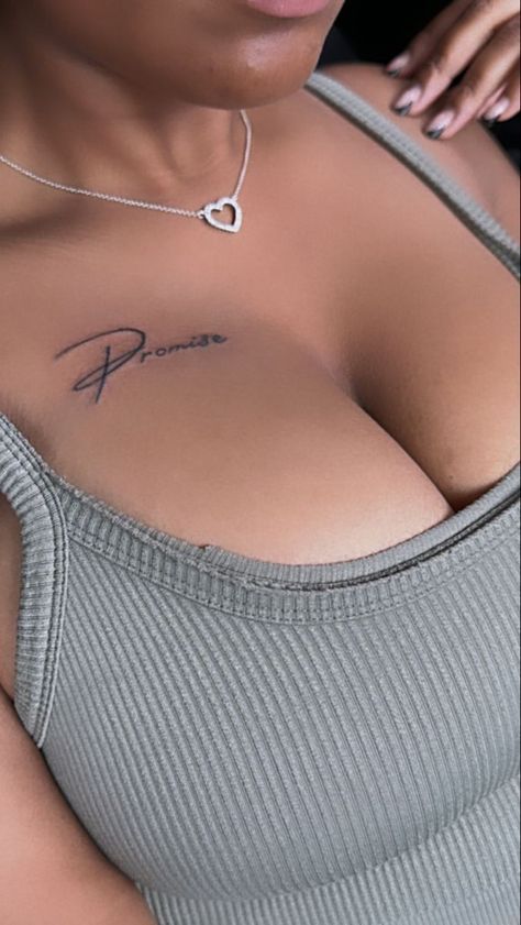 Shoulder Tattoo For Girl Black, Collar Bone Tattoos Black Women, Small Tattoo On Collar Bone For Women, Collar Bone Tattoo Quotes For Women, Collar Bone Tattoo Baddie, Baddie Collar Bone Tattoo, Chest Tattoos Black Women, Chest Tattoo Black Women, Chest Tattoo Black Woman