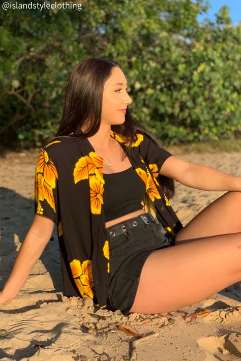 Floral Womens Hawaiian shirt black with large yellow hibiscus. Floral button down blouse with open collar perfect for a luau, fancy dress party, uniform, casual or cruise. #ladieshawaiianshirt #hawaiianshirt #ladiesshirt #ladieshawaiianshirt #fancydress #uniform #luau #cruise #cruisewear #springbreak #barshirt #schoolies #luaushirt #luau #partyshirt #bluehibiscusshirt #floralshirt #uniforms #alohashirt #ladiesalohashirt Womens Hawaiian Shirt, Resort Wear For Men, Luau Shirts, Island Style Clothing, Hawaiian Clothing, Yellow Hibiscus, Hawaiian Shirt Women, Fancy Dress Party, Ladies Shirt