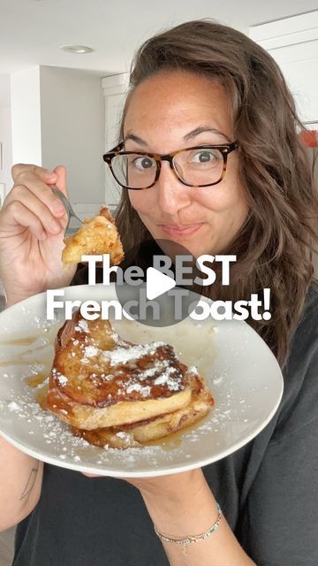 Jacqui Saldaña Simple Recipes | The BEST French Toast! This is a weekend staple in our house. If you’re not making your French Toast like this, give it a try next time... | Instagram French Toast And Chicken, French Toast Batter Recipe, No Egg French Toast Recipes, Mexican French Toast, How To Make French Toast, French Toast Recipe Videos, French Toast Recipe Without Eggs, French Toast Recipe With Regular Bread, Sunday Breakfast Ideas