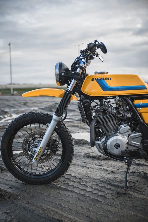 Suzuki Scrambler, Honda Dominator, Motos Suzuki, Suzuki Motorcycle, Dual Sport, New Motorcycles, Back Road, Road Bikes, Cafe Racers