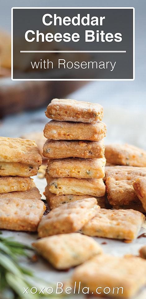 Cheddar Crackers Recipe, Cracker Bites, Cheese Cracker Recipe, Cheese Cookies Recipe, Homemade Crackers Recipe, Homemade Cheese Crackers, Cheesy Crackers, Cracker Recipe, Savoury Crackers