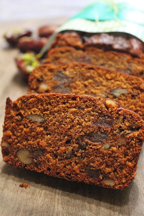 Date And Walnut Loaf, Date And Walnut Cake, Date Nut Bread, Date Cake, Dessert Aux Fruits, Walnut Cake, Loaf Recipes, Bread Recipes Sweet, Bread Cake