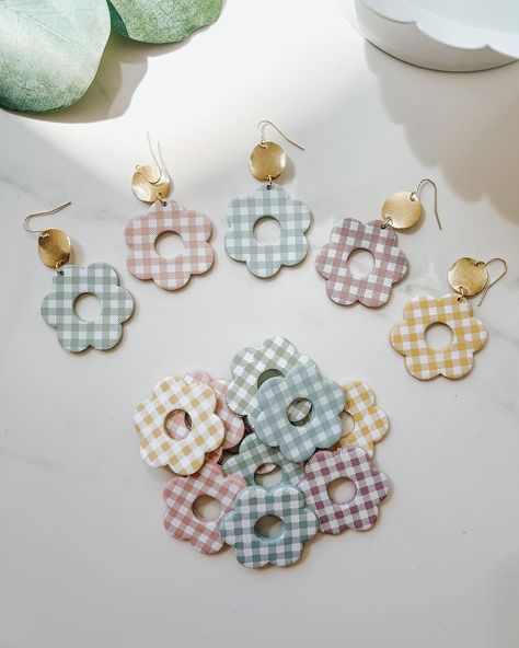 Gingham Polymer Clay Earrings, Gingham Earrings, Diy Clay Rings, Nostalgic Photography, Laser Cut Jewelry Acrylic, Making Clay, Clay Inspo, Diy Earrings Polymer Clay, Polymer Clay Mold